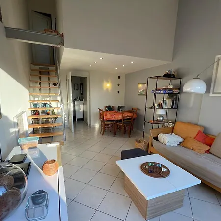 T2 Duplex Apartment